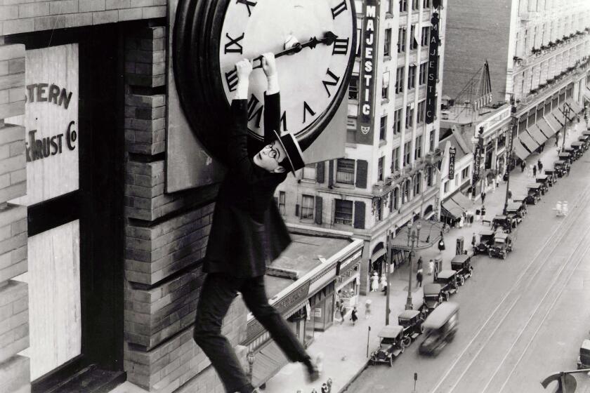 The historic Brockman Building built in 1917 (the former "Brooks Brother building) in downtown LA's and was featured in the 1923 silent movie staring Harold Lloyd , "Safety Last!". Directed by Fred Newmeyer/Sam Taylor. Credit: [ HAL ROACH/PATHE EXCHANGE / THE KOBAL COLLECTION ]