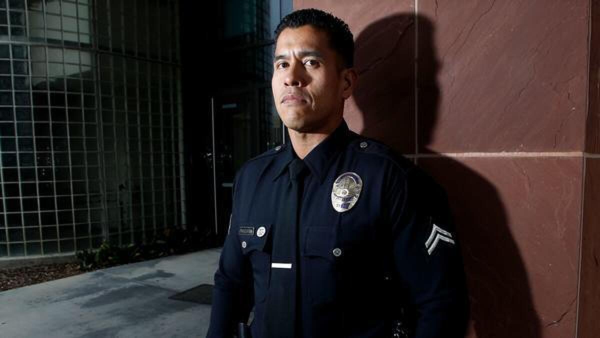 El Oficial Dante Pagulayan, quien fue a la escuela secundaria y la universidad con Matthew Medina, es socio de éste en la División Harbor del LAPD. "Es un padre amoroso y un buen amigo", afirmó.