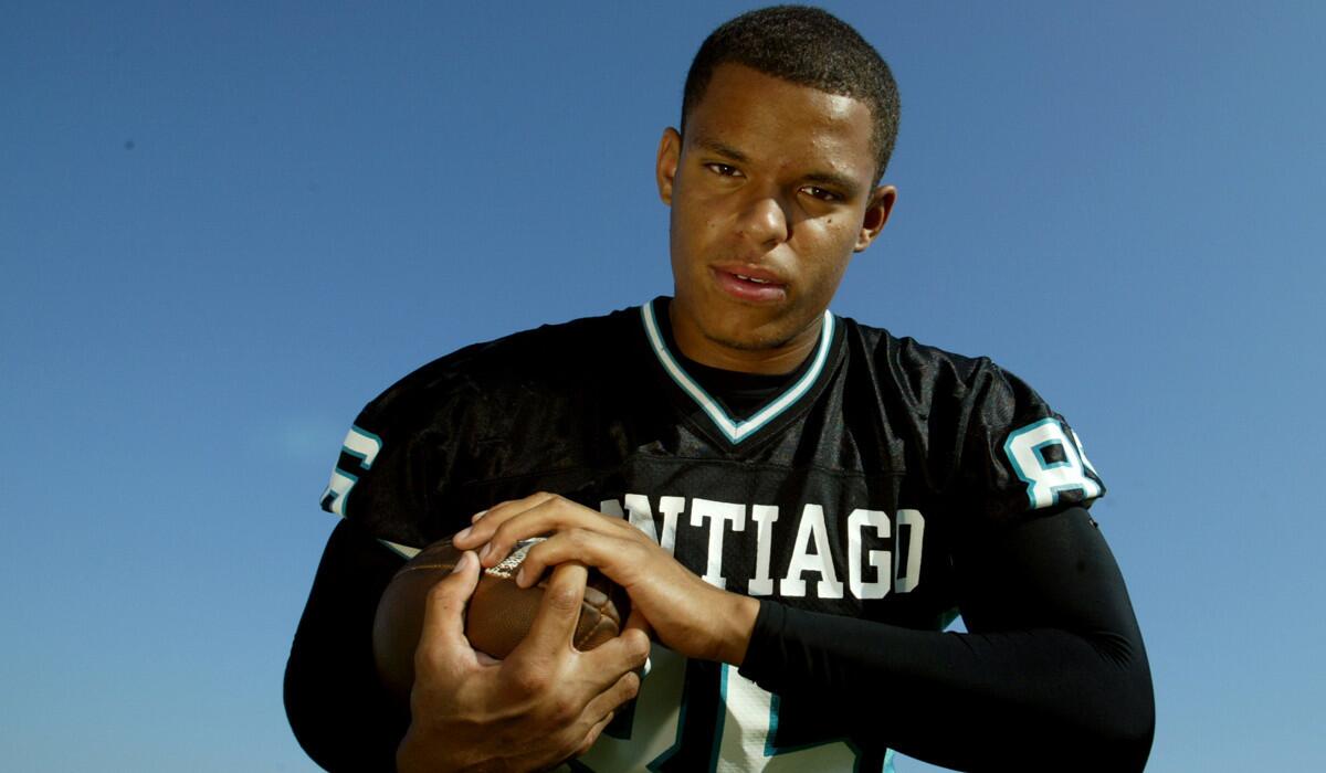 Dale Thompson, who played at Corona Santiago, was one of the top high school tight ends in the country in 2003.