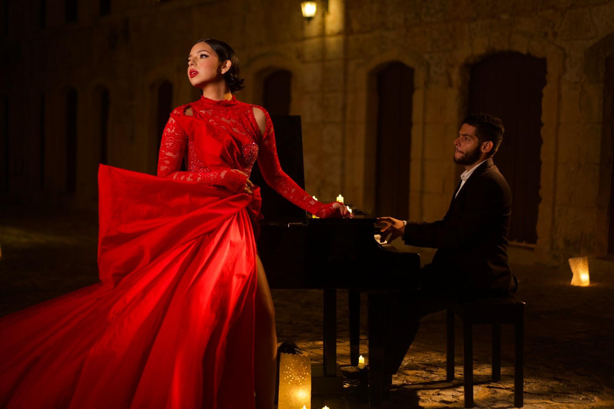 Ángela Aguilar durante el rodaje del video "Piensa en mi".