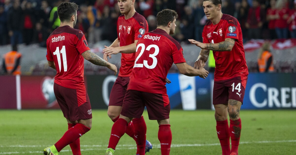 Die Schweiz verkürzt mit einem 2:0-Sieg gegen Nordirland auf Italien