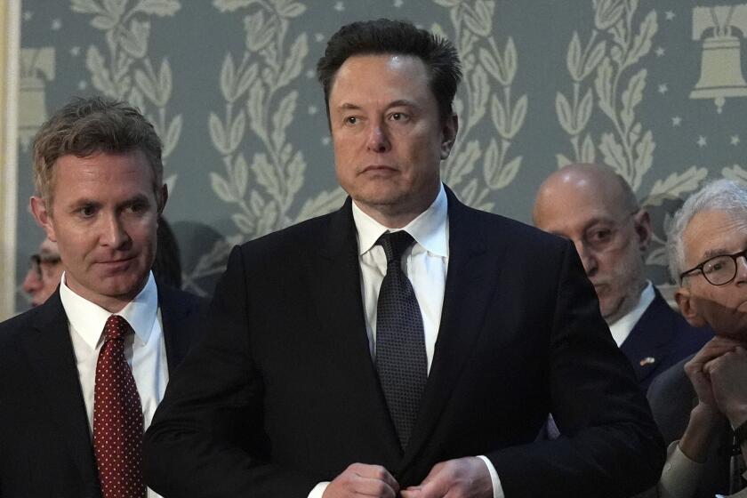 ARCHIVO - Elon Musk llega a una reunión conjunta del Congreso en el Capitolio, en Washington, el 24 de julio de 2024. (AP Foto/Julia Nikhinson, Archivo)