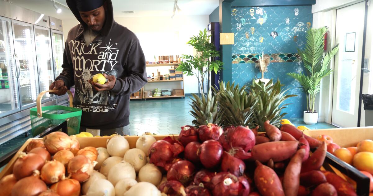 ‘Eat actual meals’ is nice recommendation — but it surely’s solely a part of the equation ‘Eat actual meals’ is nice recommendation — but it surely’s solely a part of the equation