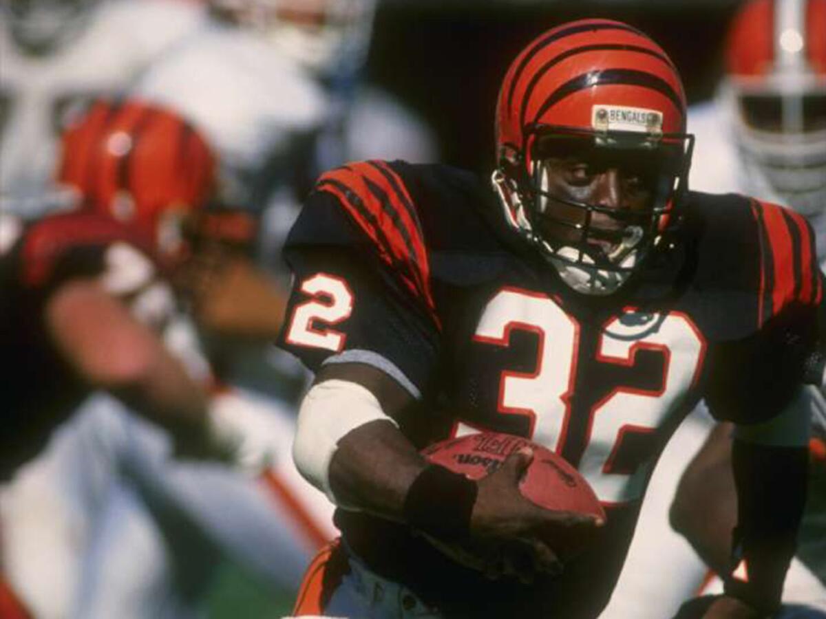 Bengals running back Stanley Wilson carries the ball during a game against the Browns on Sept. 25, 1988.
