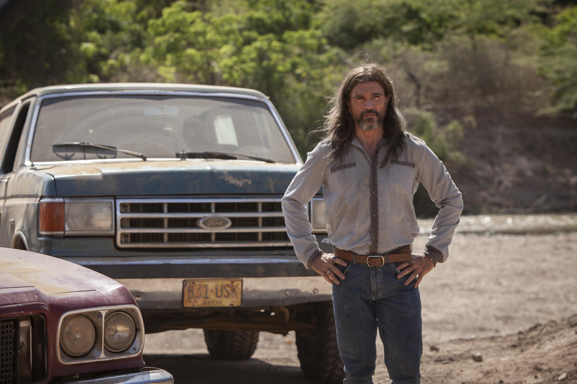 Juanes encarna a Moises en la cinta de Prime Video "Pimpinero: Sangre y Gasolina".