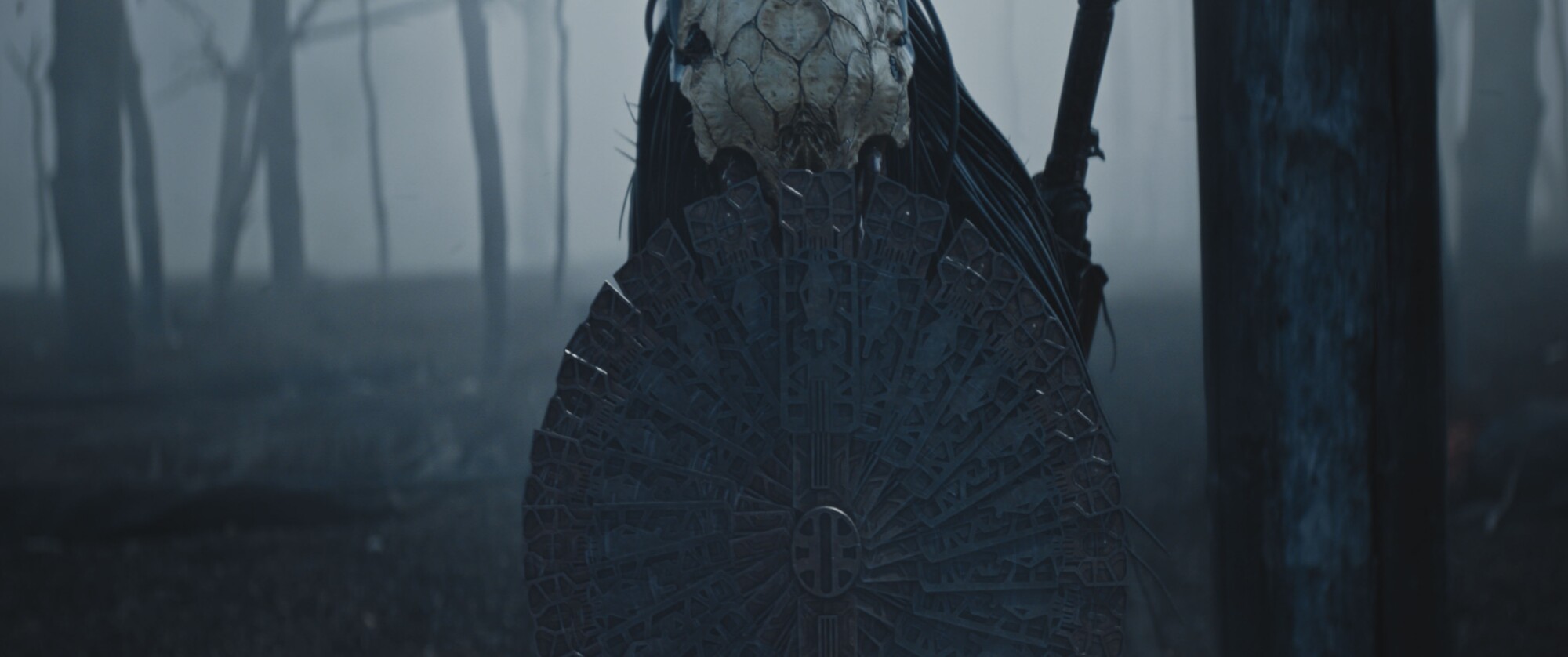 Dane DiLiegro como Predator en otra escena del filme.