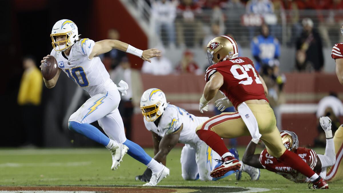 Kansas City Chiefs vs. Los Angeles Chargers: How to watch Sunday Night  Football live for free (11/20/22) 