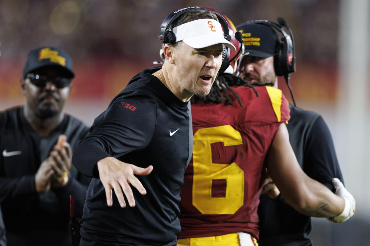Lincoln Riley Isc Coach Lincoln Riley confirms who will be playing for USC in Alamo Bowl - Los ...