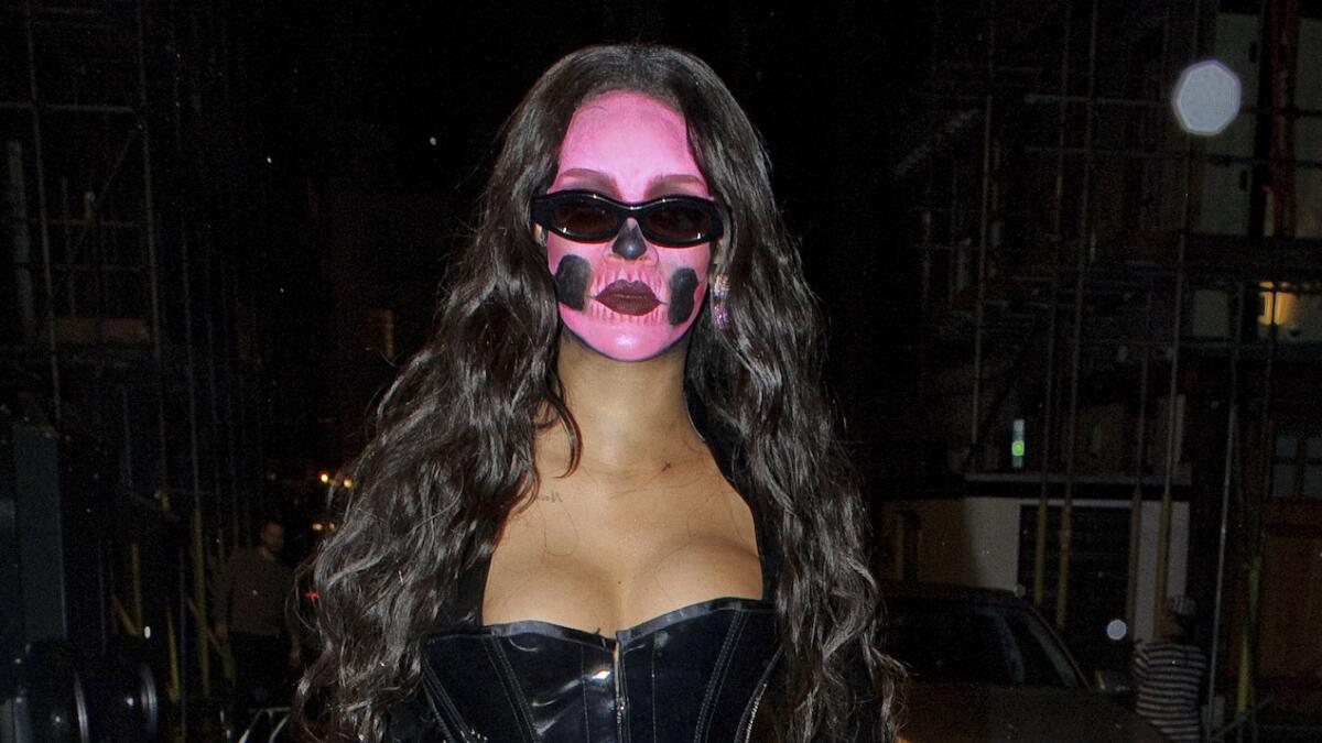 Watch Rihanna slay in this new Halloween goth make up tutorial