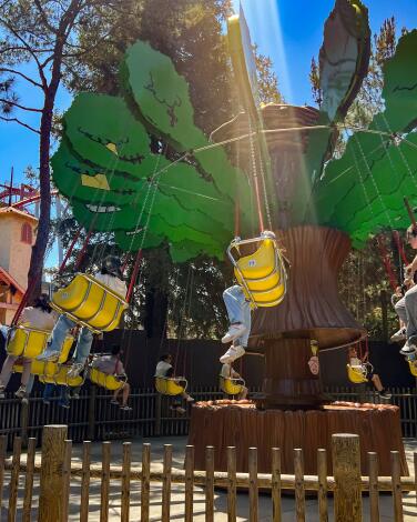 A view of the Charlie Brown's Kite Flyer at Knott's Berry Farm.