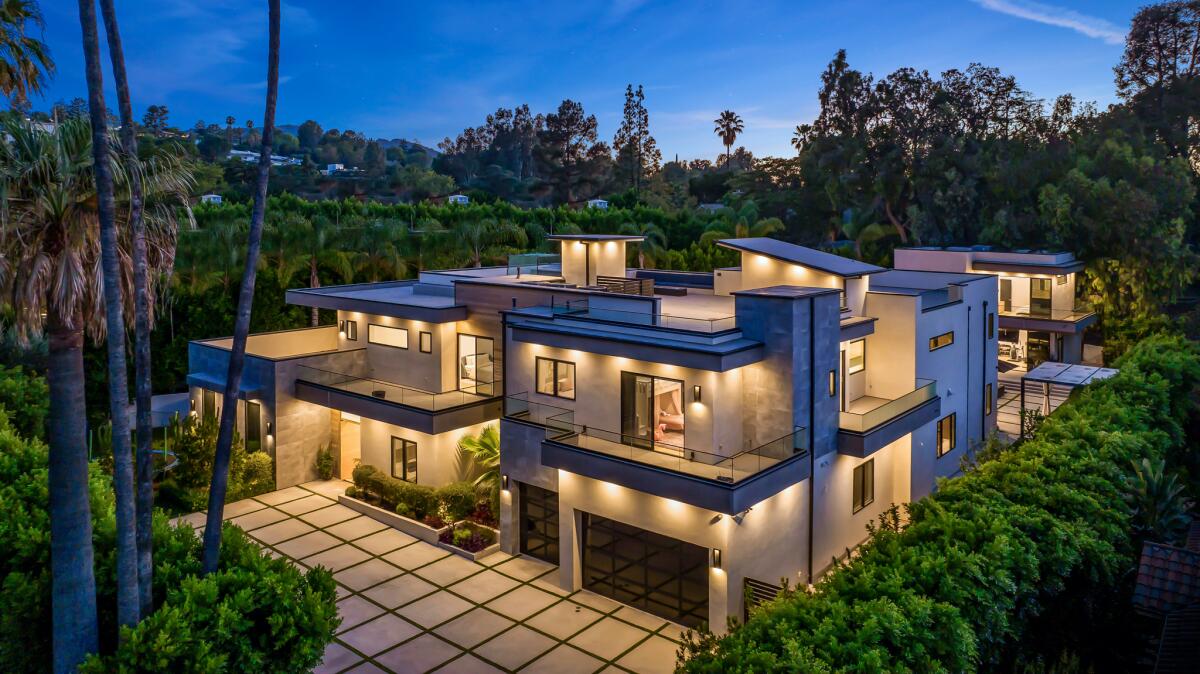 Exterior view of a home owned by baseball star Jimmy Rollins 