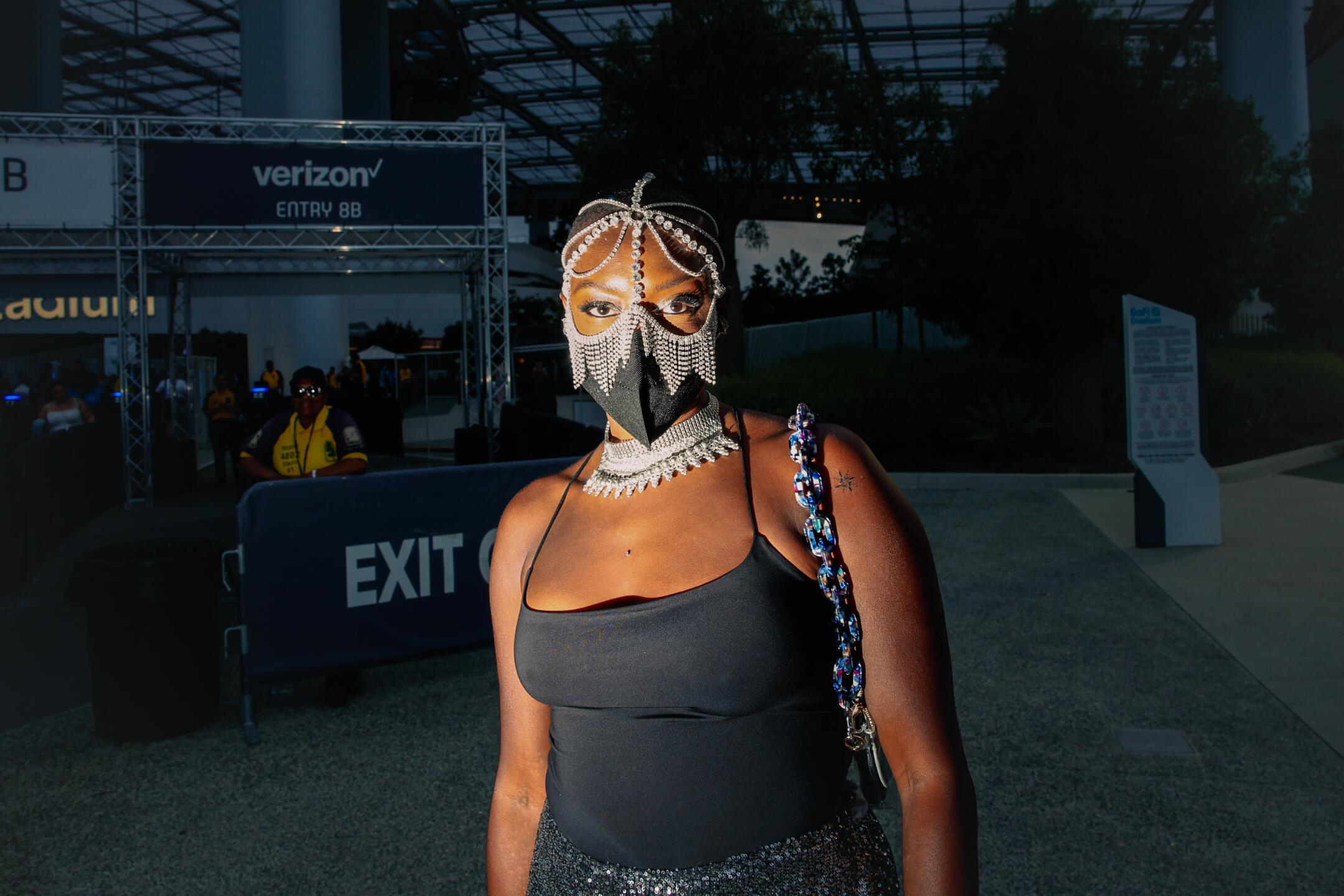 Renaissance World Tour Photos: Beyoncé fans arrive in style and silver ...