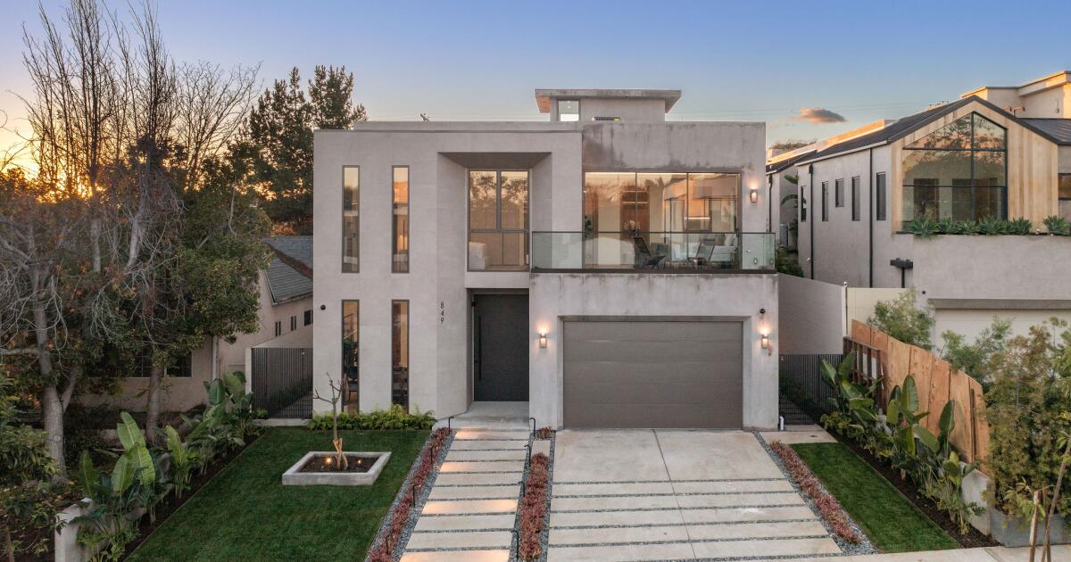Readers savage the massive box-style homes “popular” in L.A. |