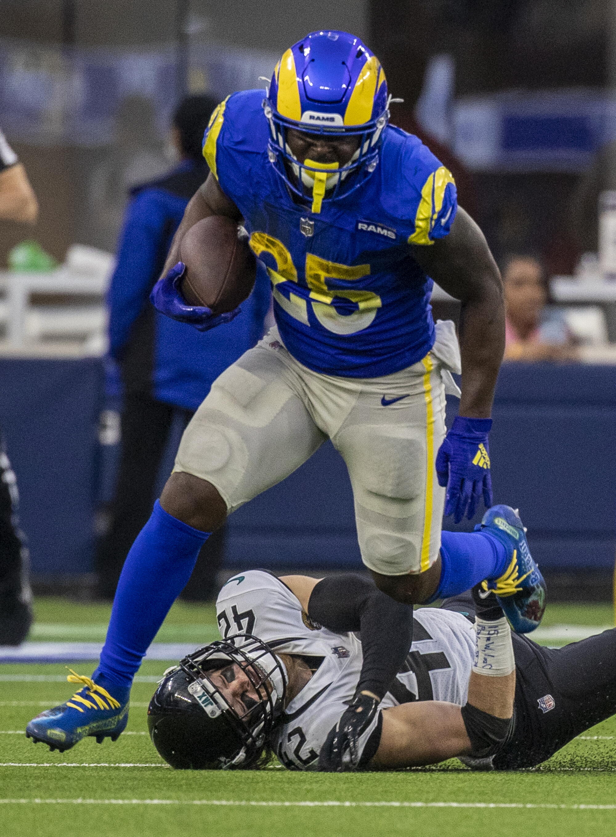 Jackall Rams Photos: Rams dominate in slump-busting win over Jaguars - Los Angeles Times