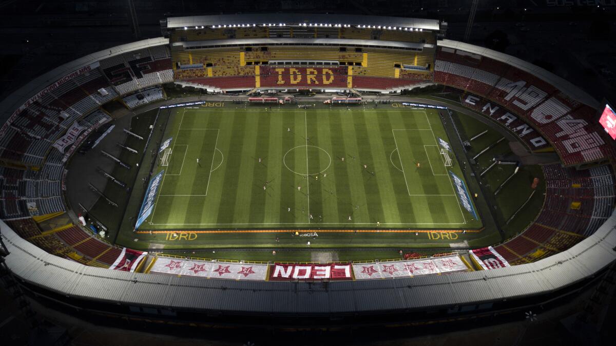 Esta fotografía aérea muestra el estadio Nemesio Camacho durante la final del fútbol colombiano