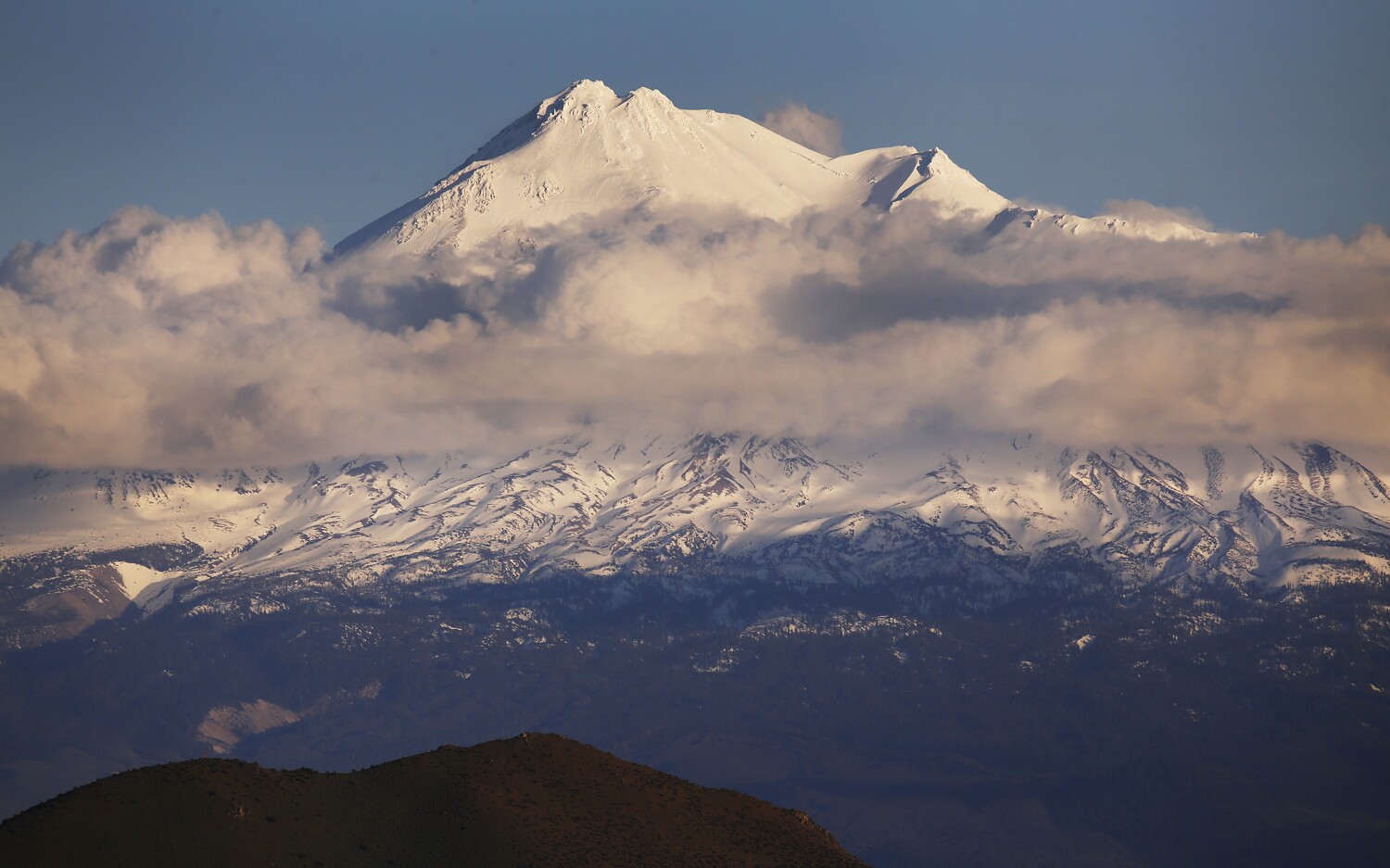 Series of climbing accidents on Mt. Shasta leaves 1 dead, 5 injured