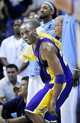 Kobe Bryant three-point reaction