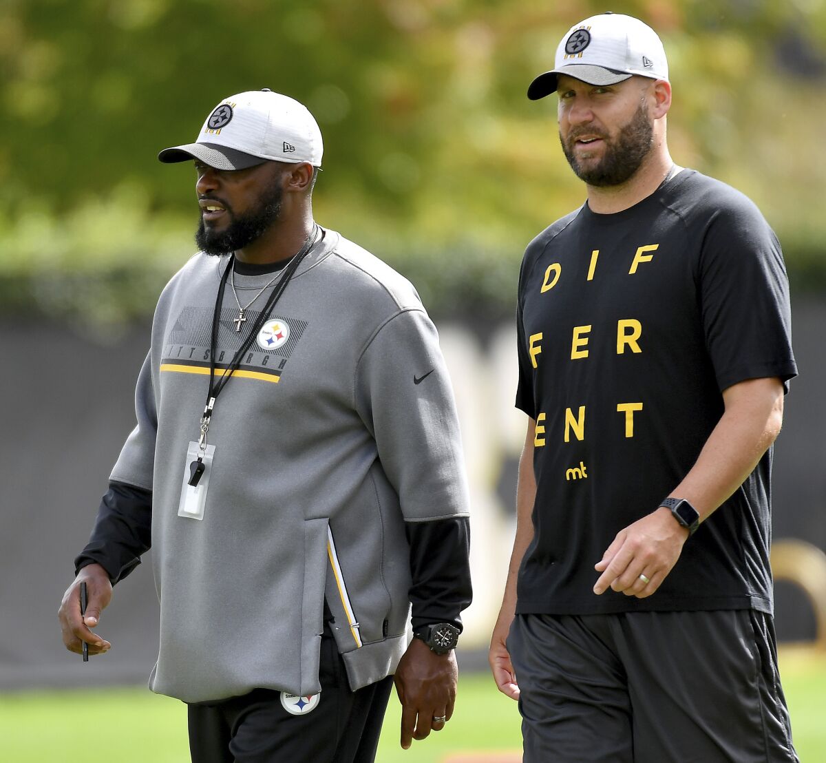 urgh Steelers head coach Mike Tomlin walks with quarterback Ben Roethlisberger during NFL football practice, Wednesday, Sept. 22, 2021, at UPMC Rooney Sports Complex in Pittsburgh. (Matt Freed/Pittsburgh Post-Gazette via AP)