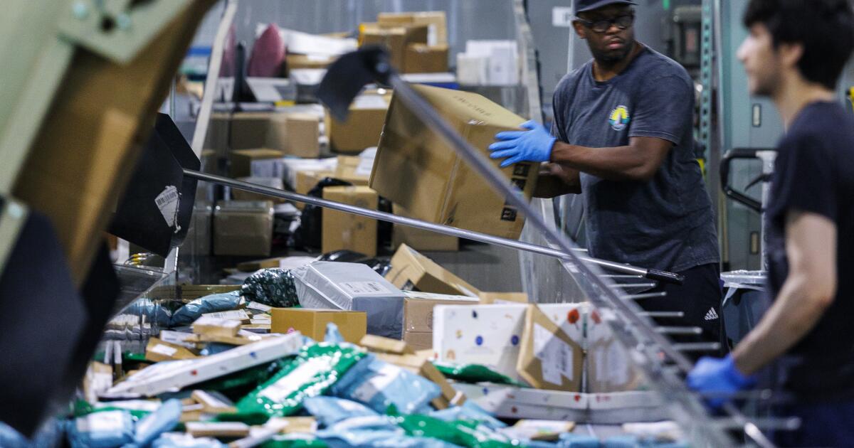 Vacation delivery deadlines: when to ship your presents so that they arrive on time Vacation delivery deadlines: when to ship your presents so that they arrive on time