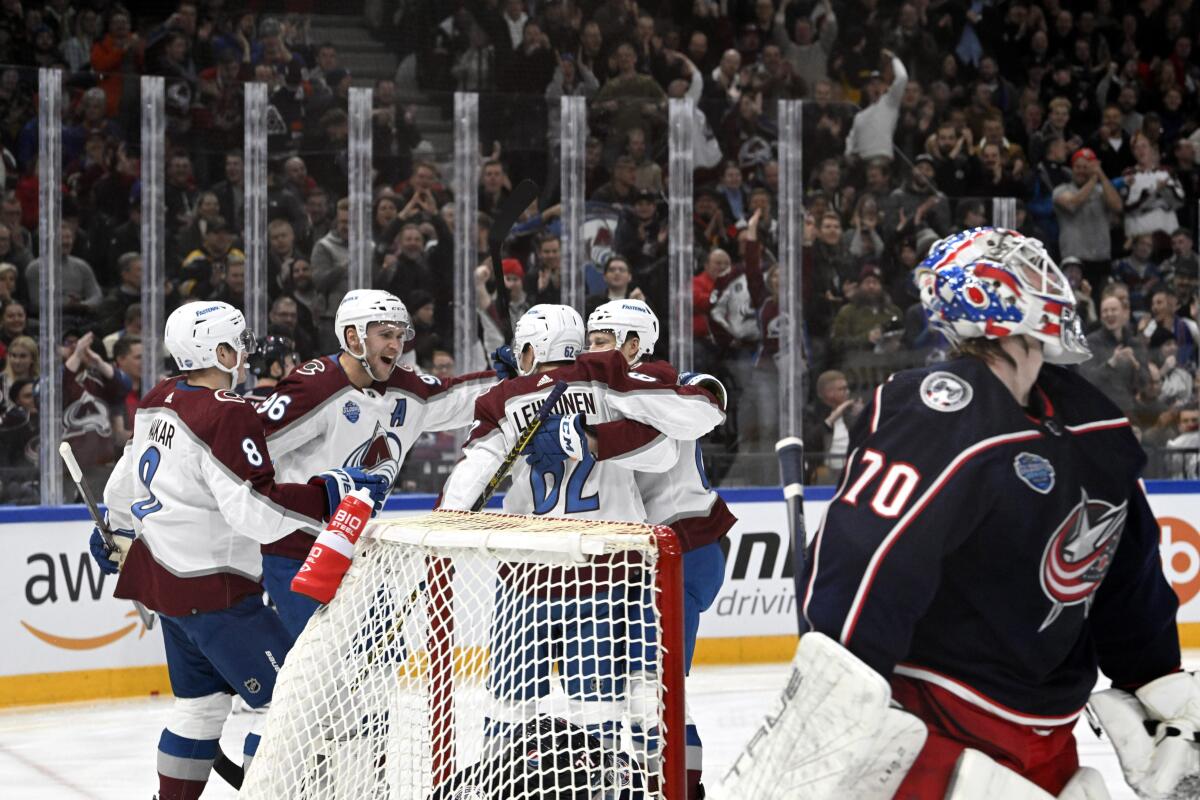 Makar, MacKinnon score, short-handed Avalanche beat Capitals