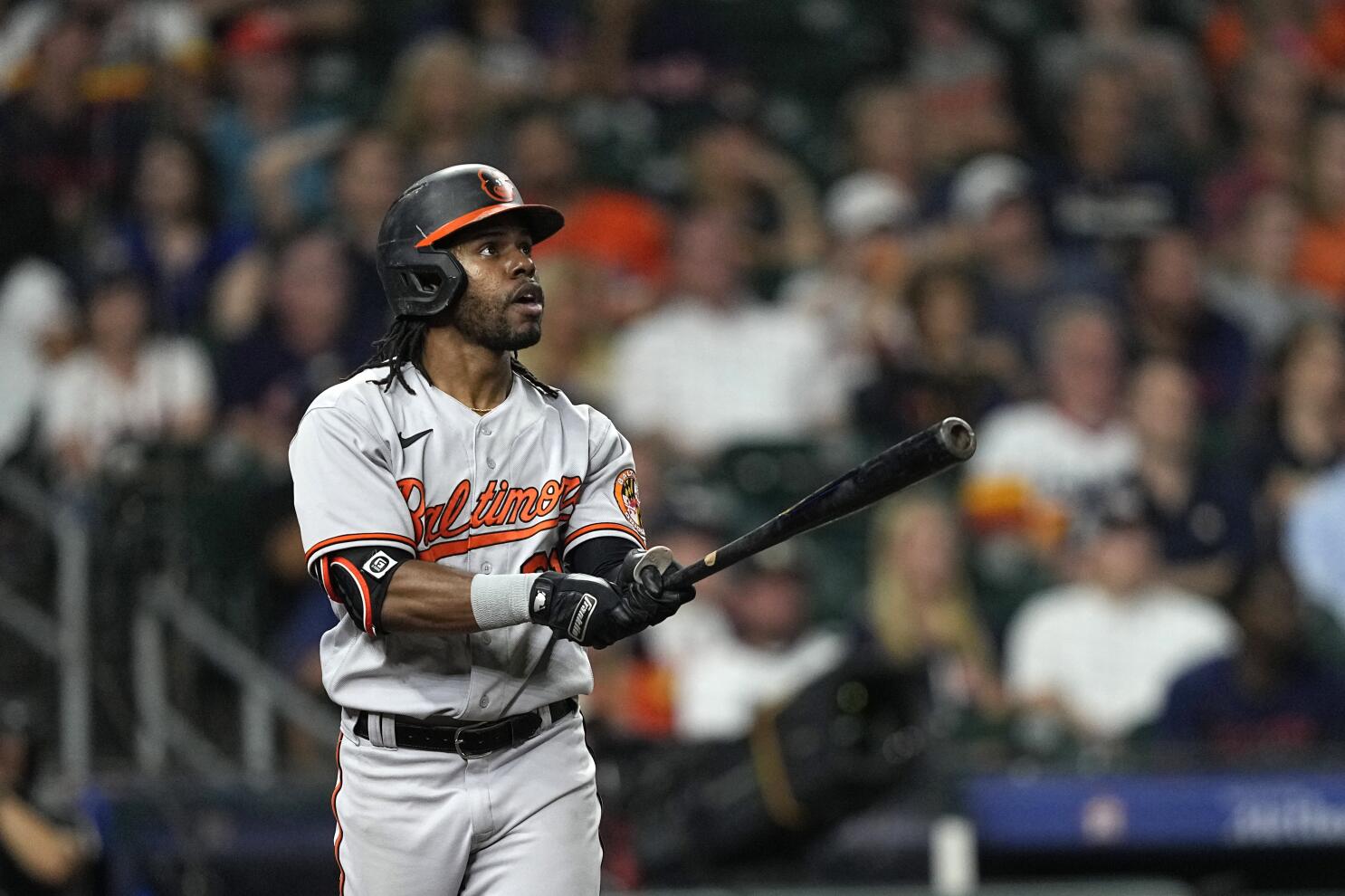 Altuve's clutch HR gives Astros 3-2 lead in testy ALCS