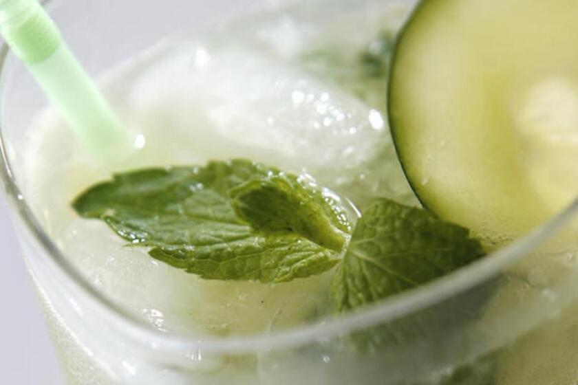 Recipe: Cucumber mint lemonade (non-alcoholic)
