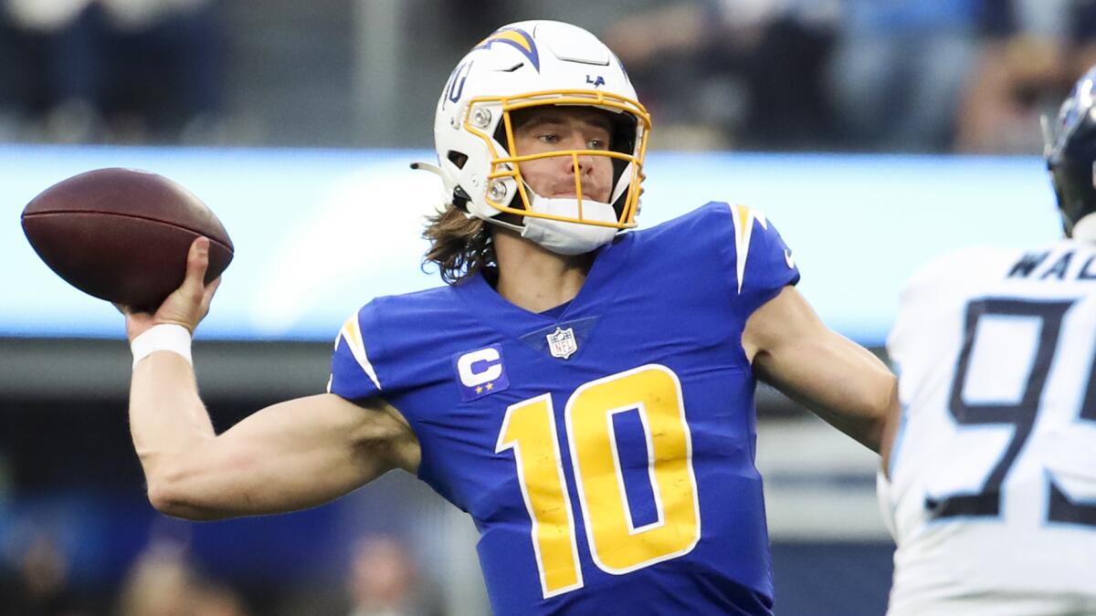 Justin Herbert's heroics push Chargers to win over Titans - Los