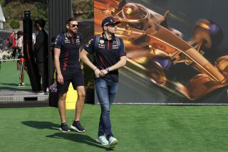 El piloto holandés de Red Bull Max Verstappen arriba al circuito de Barcelona-Cataluña para la tercera práctica del Gran Premio de España el sábado 3 de junio del 2023. (AP Foto/Joan Monfort)