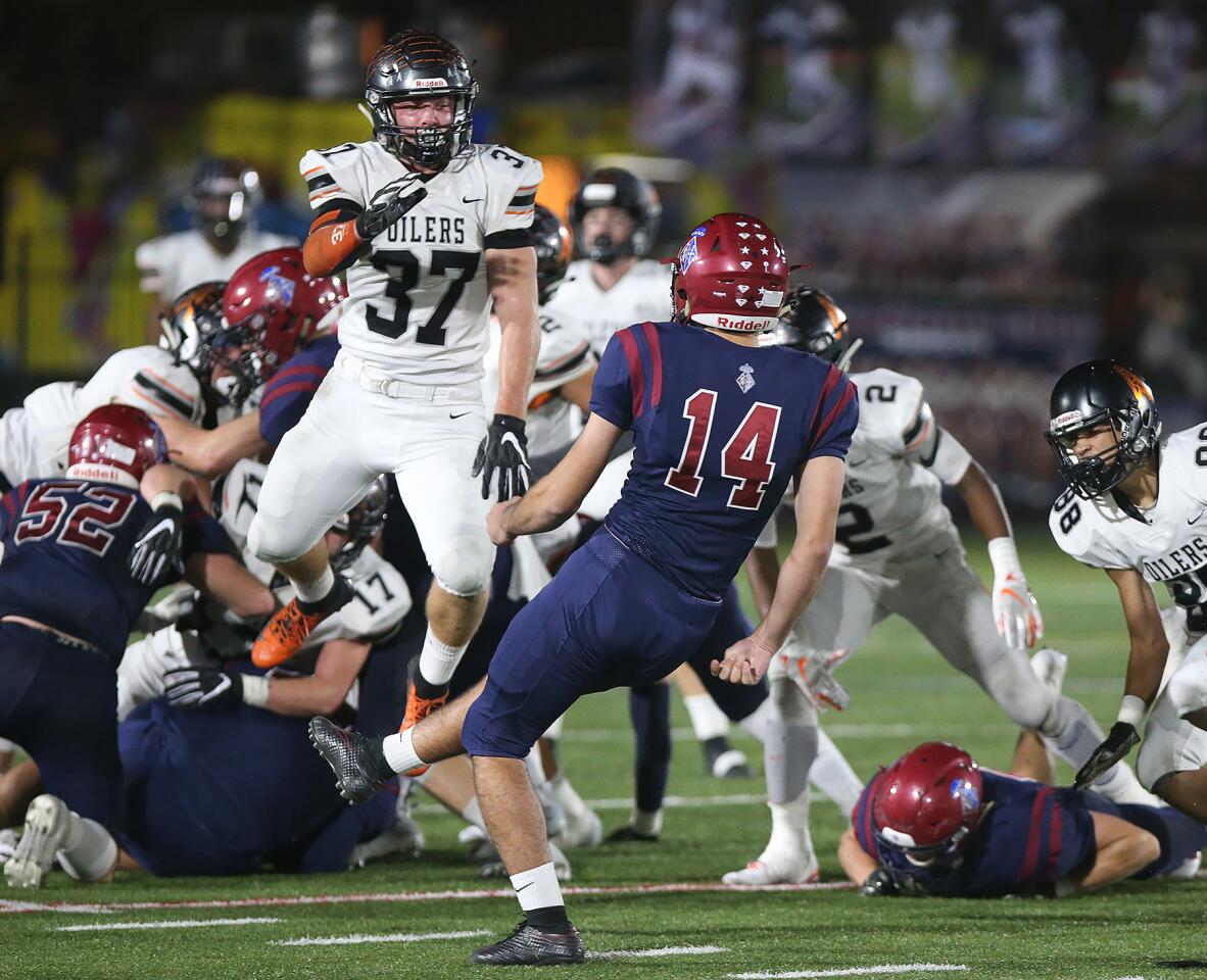 Photo Gallery: Huntington Beach vs. St. Margaret’s in football