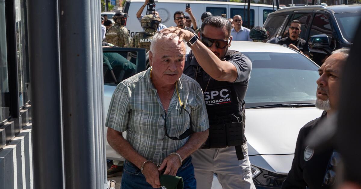 Contraband fuel: Smuggling gasoline into Mexico earns cartels millions Contraband fuel: Smuggling gasoline into Mexico earns cartels millions