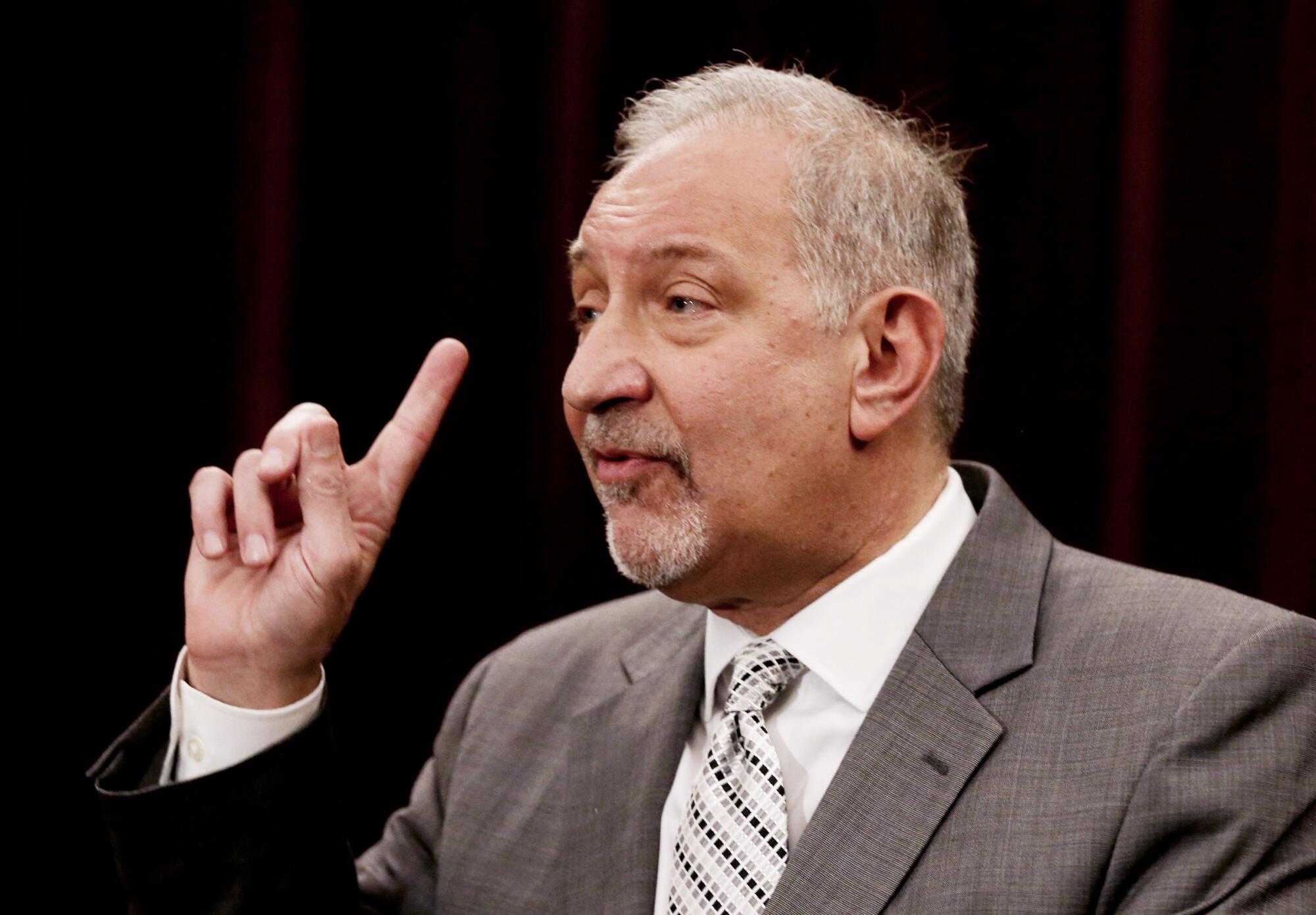 Los Angeles attorney Mark Geragos in 2015