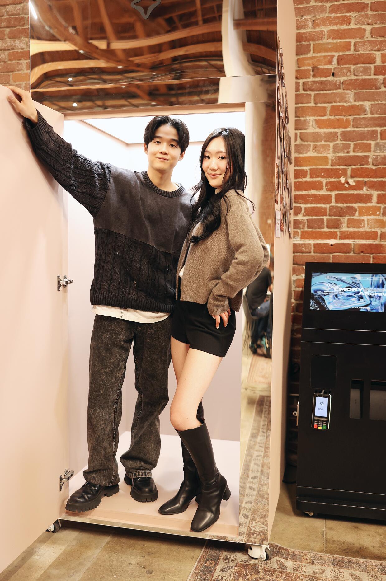L.A.'s photo booths are going high-tech — and Gen Z is obsessed - Los ...