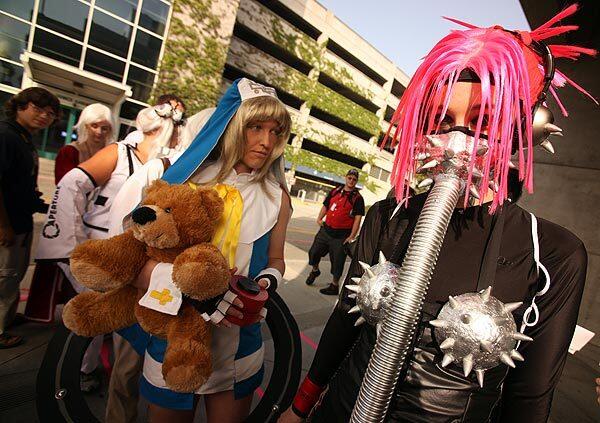 Anime fans in crazy costumes turn out for expo – Orange County Register