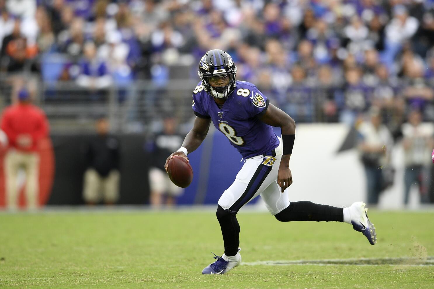 Baltimore, United States. 13th Oct, 2019. Cincinnati Bengals defensive back  Brandon Wilson (40) scores a touchdown on a 92-yard kickoff return to open  the first half of an NFL game against the