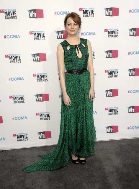 Emma Stone knows as a redhead, she looks great in green, and this Jason Wu gown is charming.