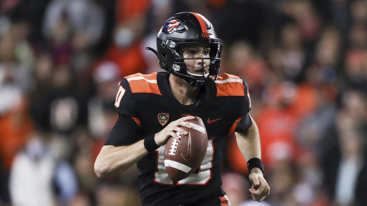 Oregon State's Chance Nolan looks for a receiver 