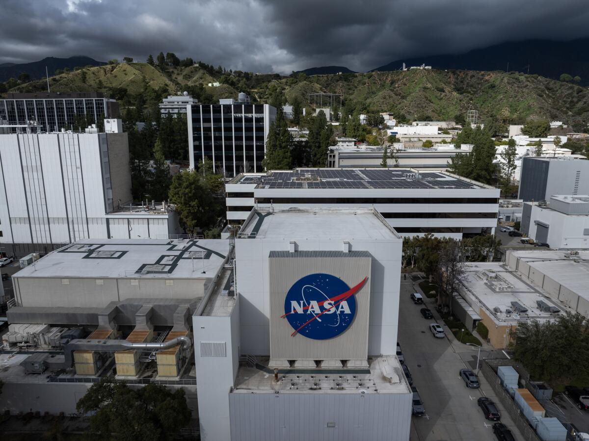 Une menace renouvelée pour le JPL alors que l’administration Trump tente à nouveau de réduire les effectifs de la NASA Une menace renouvelée pour le JPL alors que l’administration Trump tente à nouveau de réduire les effectifs de la NASA