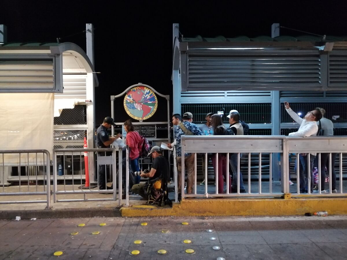 Border tent