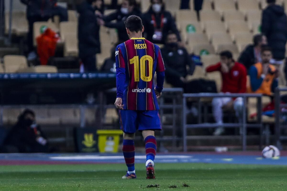 Lionel Messi tras ser expulsado en la derrota 3-2 ante el Athletic Bilbao en la final de la Supercopa de España