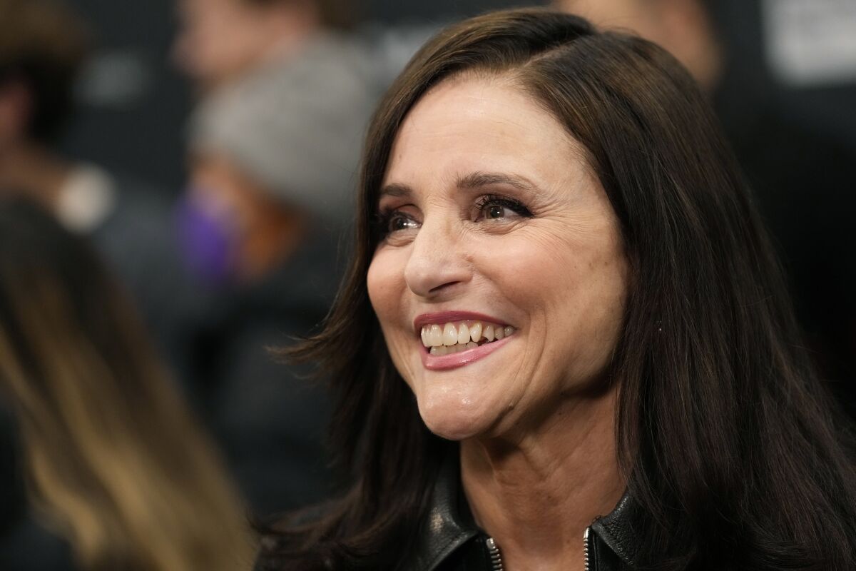 Julia Louis Dreyfus Son Is In Sex Lives Of College Girls Los Angeles Times 