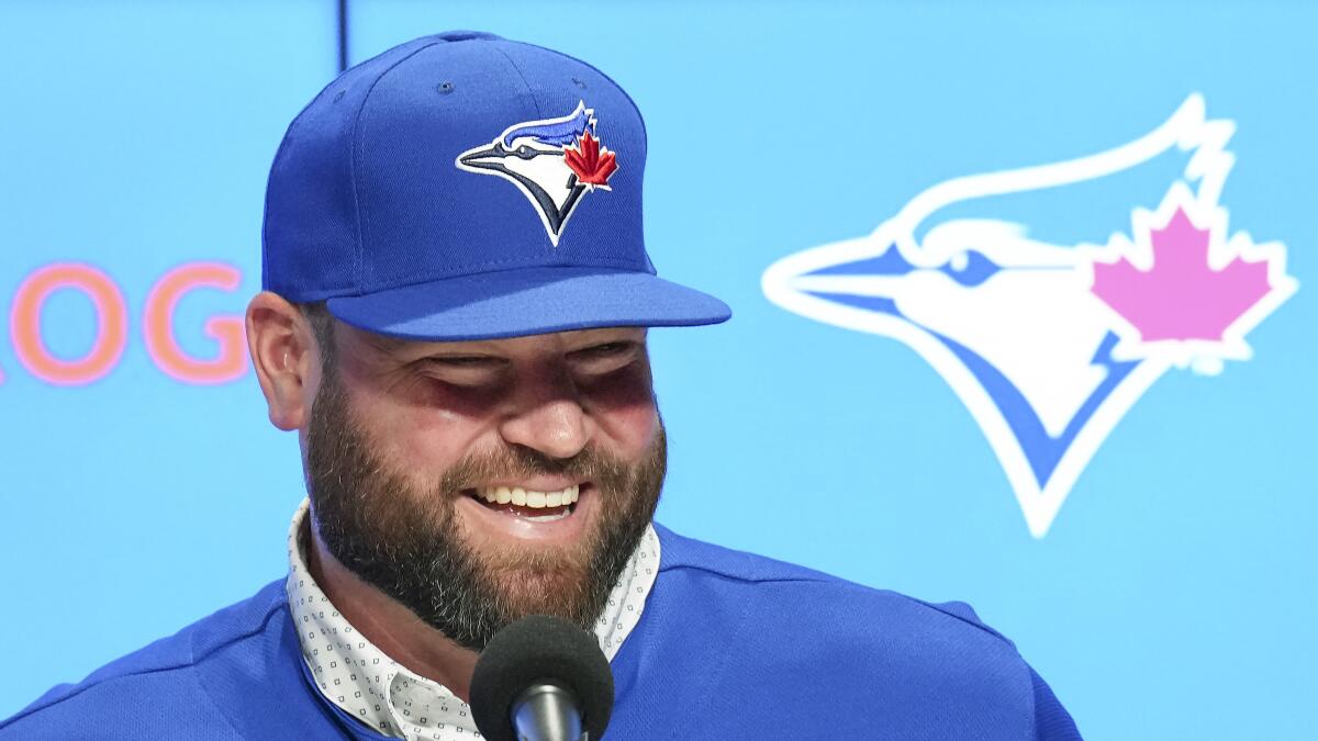 Blue Jays manager John Schneider to return in 2024