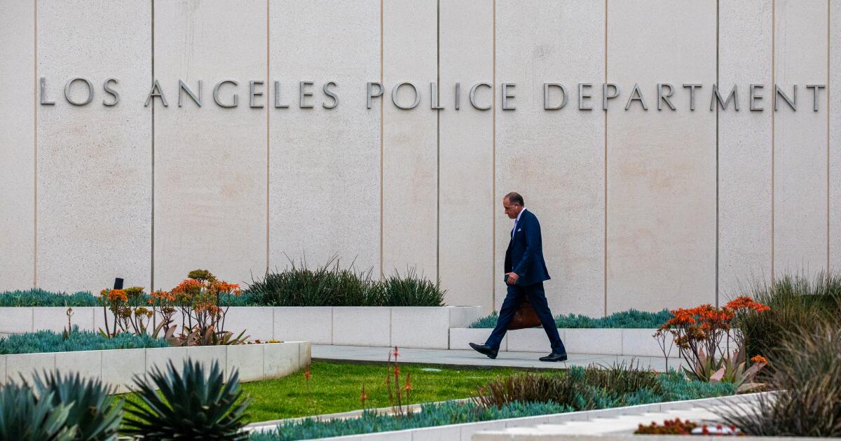 Ex-LAPD officer staged police raid for crypto heist, prosecutor says Ex-LAPD officer staged police raid for crypto heist, prosecutor says