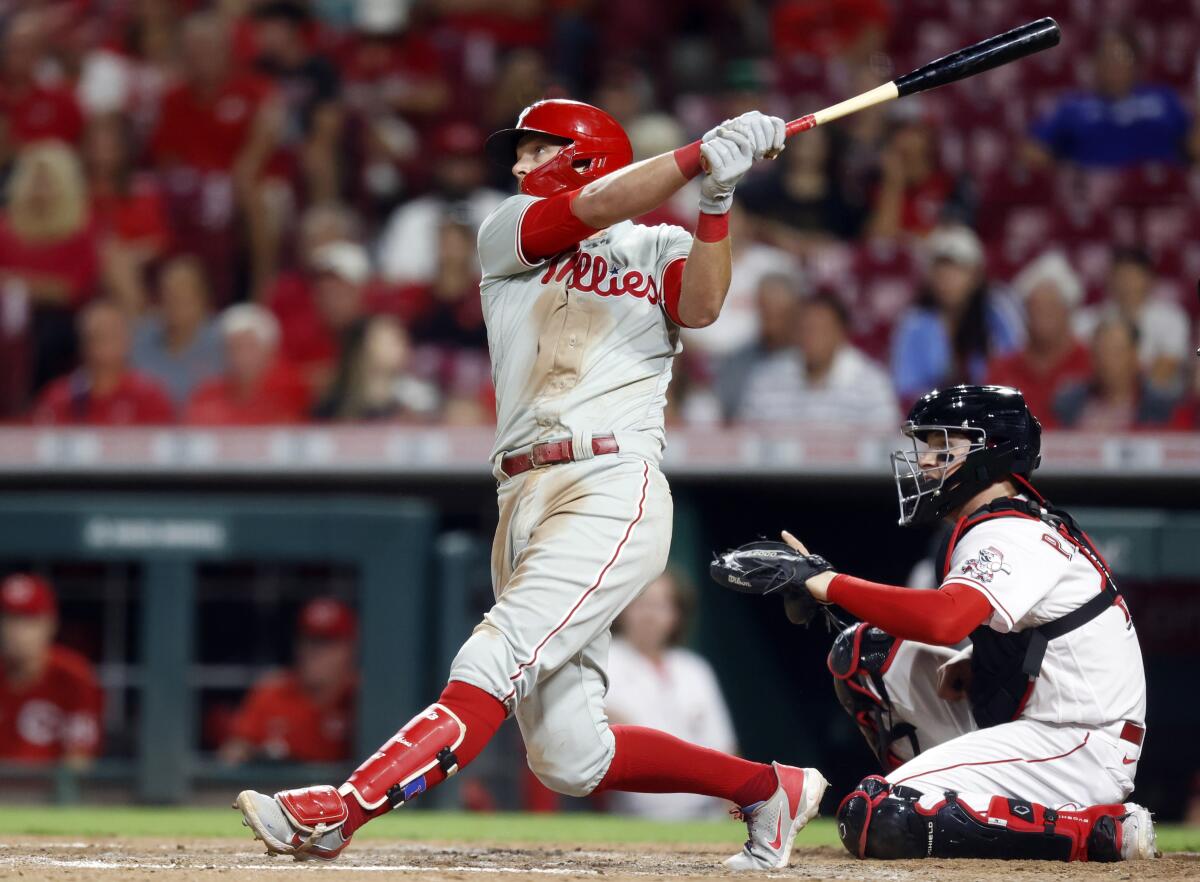 Hoskins, Phillies post 10,000th franchise win, top Reds - The San