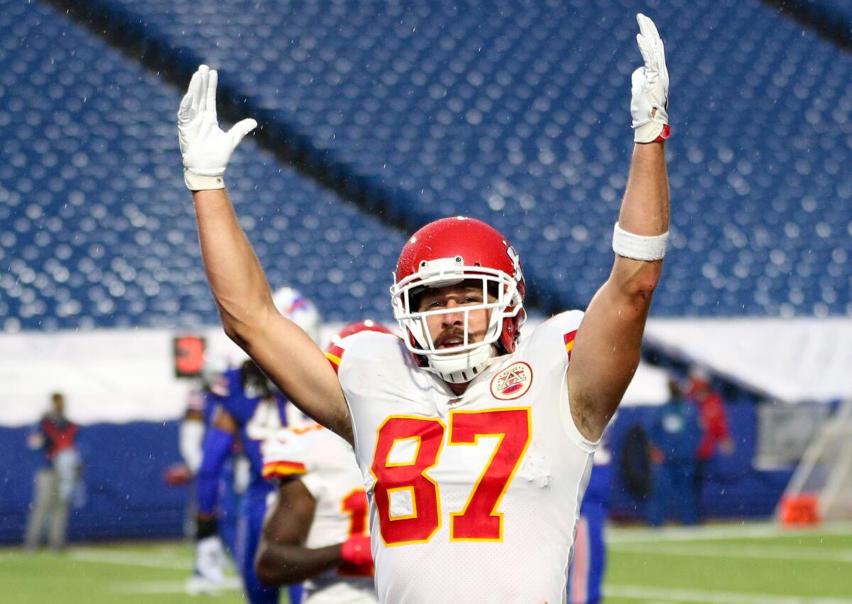 Chiefs' Travis Kelce leads Pro Football Focus' tight end rankings
