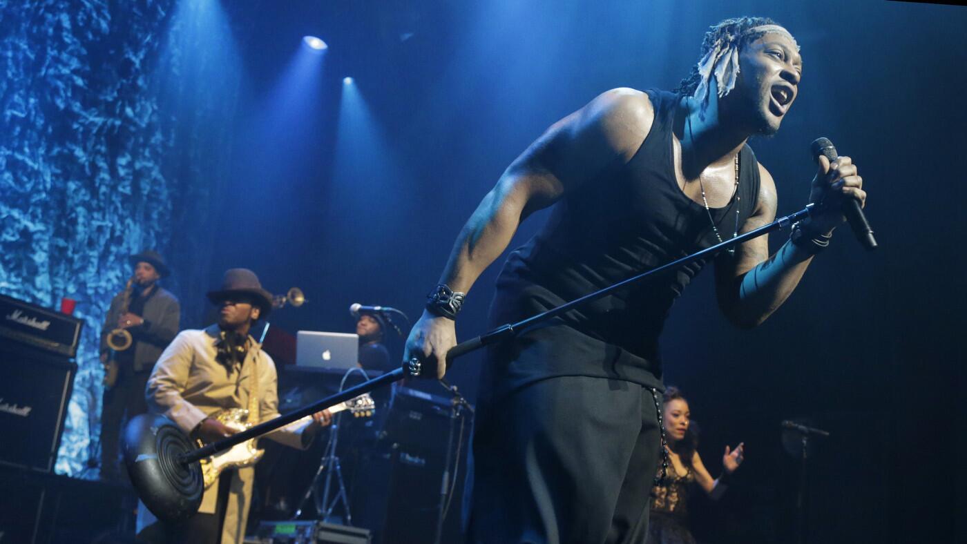 D'Angelo at Club Nokia