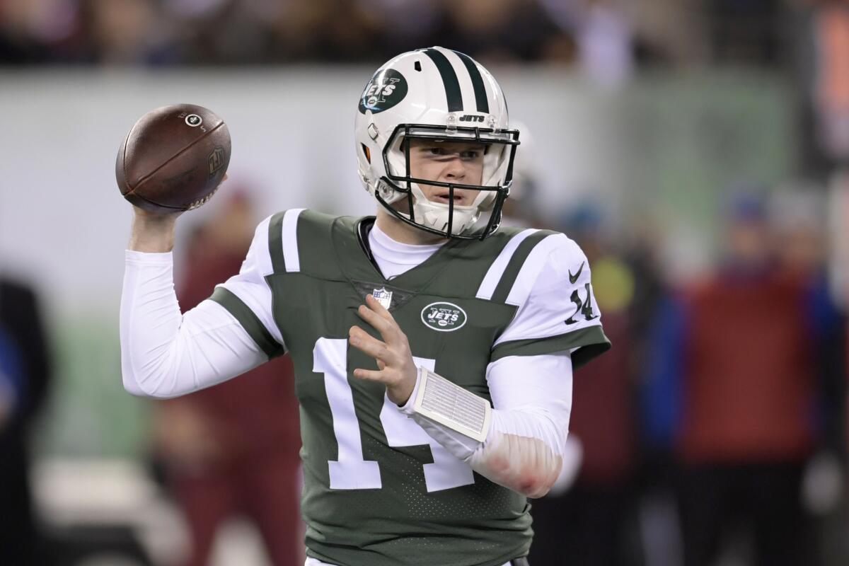 New York Jets quarterback Sam Darnold looks to pass against the Houston Texans during the first half of an NFL football game, Saturday, Dec. 15, 2018, in East Rutherford, N.J. (AP Photo/Bill Kostroun)