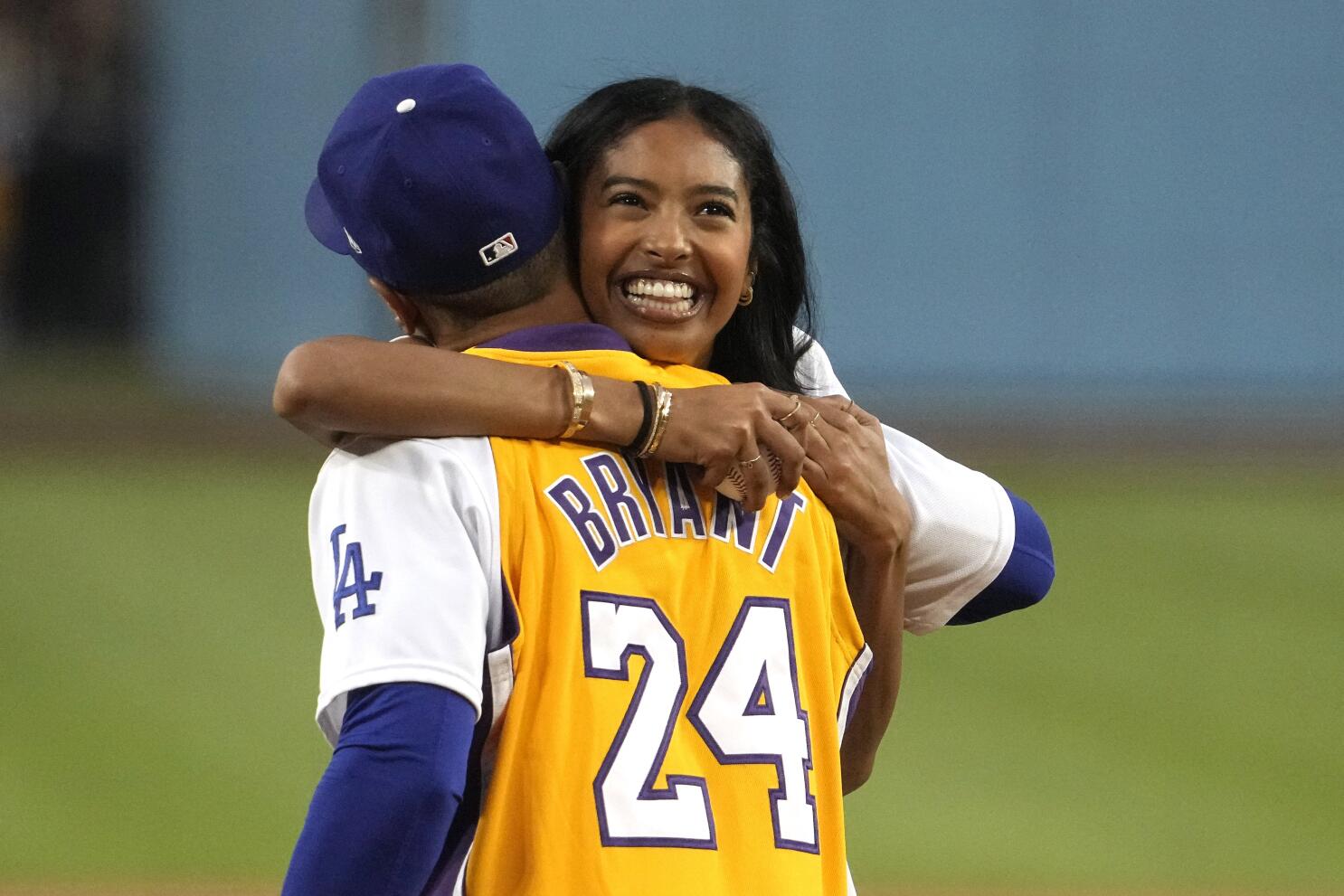 Kobe Bryant's daughter Natalia tosses first pitch on Lakers Night