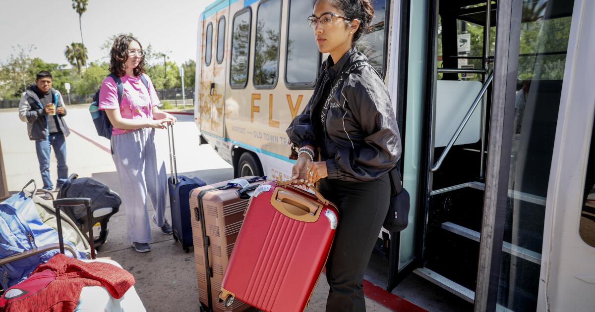 Ridership of the free San Diego Flyer airport shuttle increases