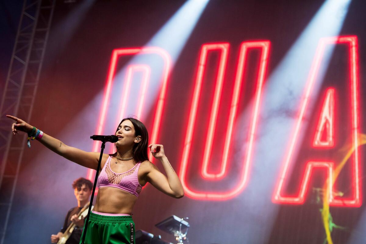 Dua Lipa.