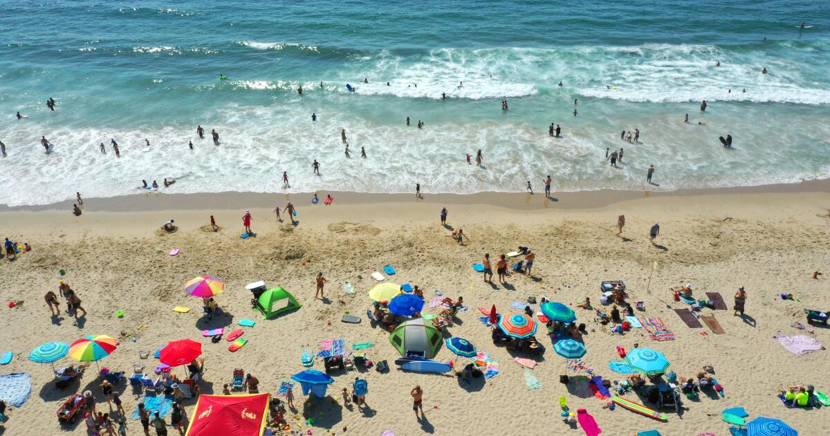 The heat wave brings the temperature in Southern California to The heat wave brings the temperature in Southern California to